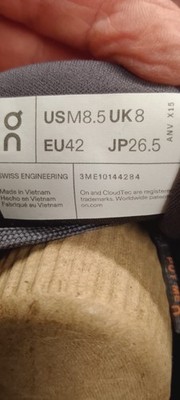 ON Cloudrunner 2 Men; Gr.: EUR 42 / uk 8 / us M 8,5 / JP 26,5 / NP 159,99  