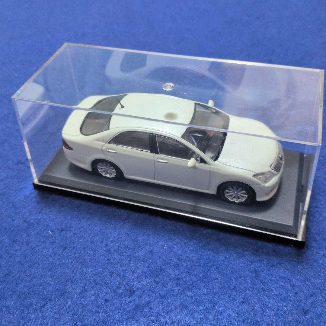 Japanese Classic Car Collection 1/43 Toyota Crown Royal Saloon JDM