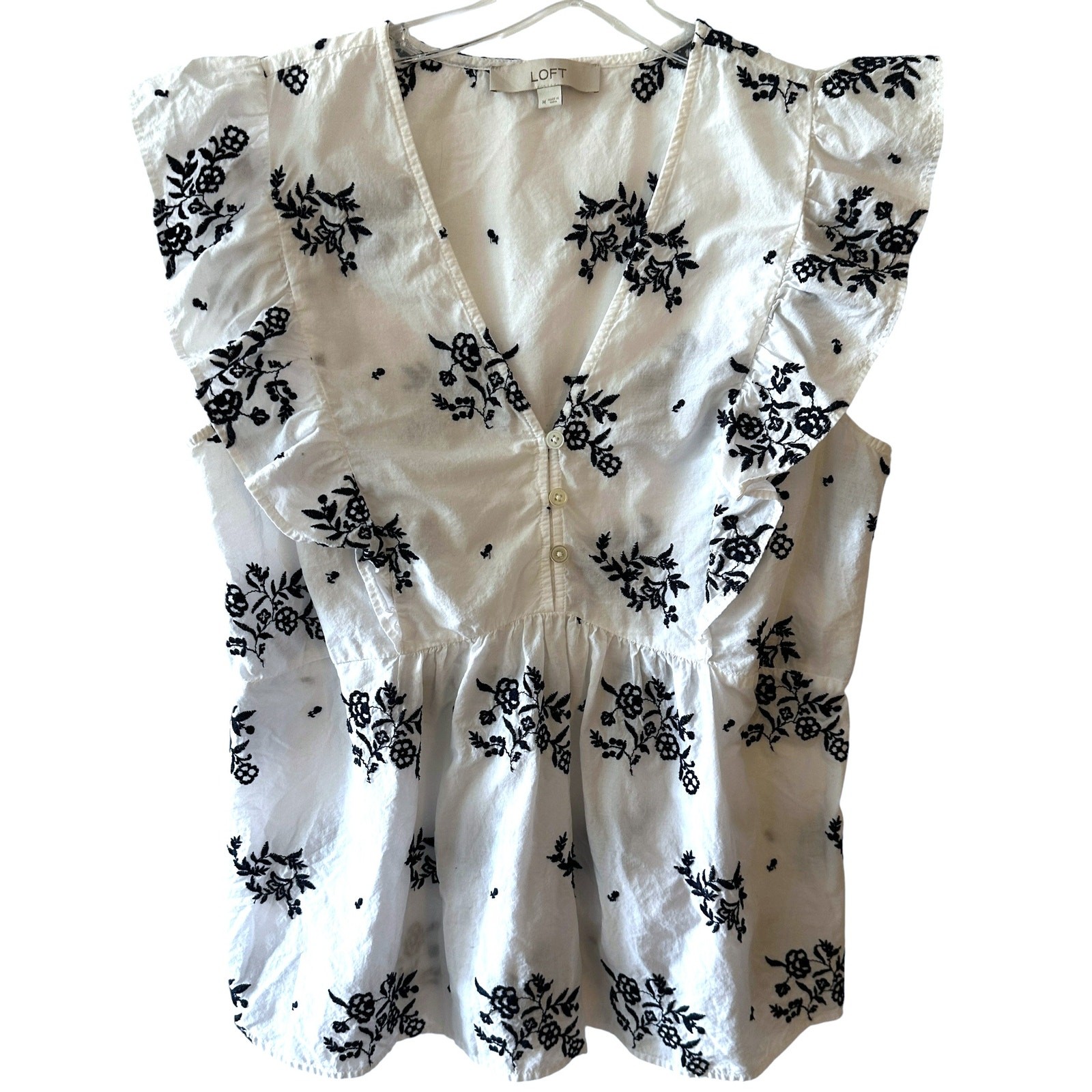 LOFT Floral Embroidered Top Womens Medium White Navy Ruffled Flutter Sleeve
