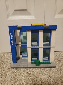 Lego City Police Sets 60046, 60047 Plus Extras Read Description 