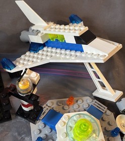Lego Voyage Into Space set 9320 (Journey Into Space) 2003 - Vintage Incomplete 