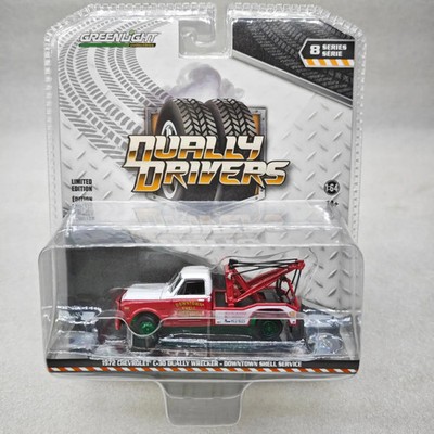 Green Light 1:64 1972 C-30 Dual Body Obstacle Clearing Car With Crooked Green 