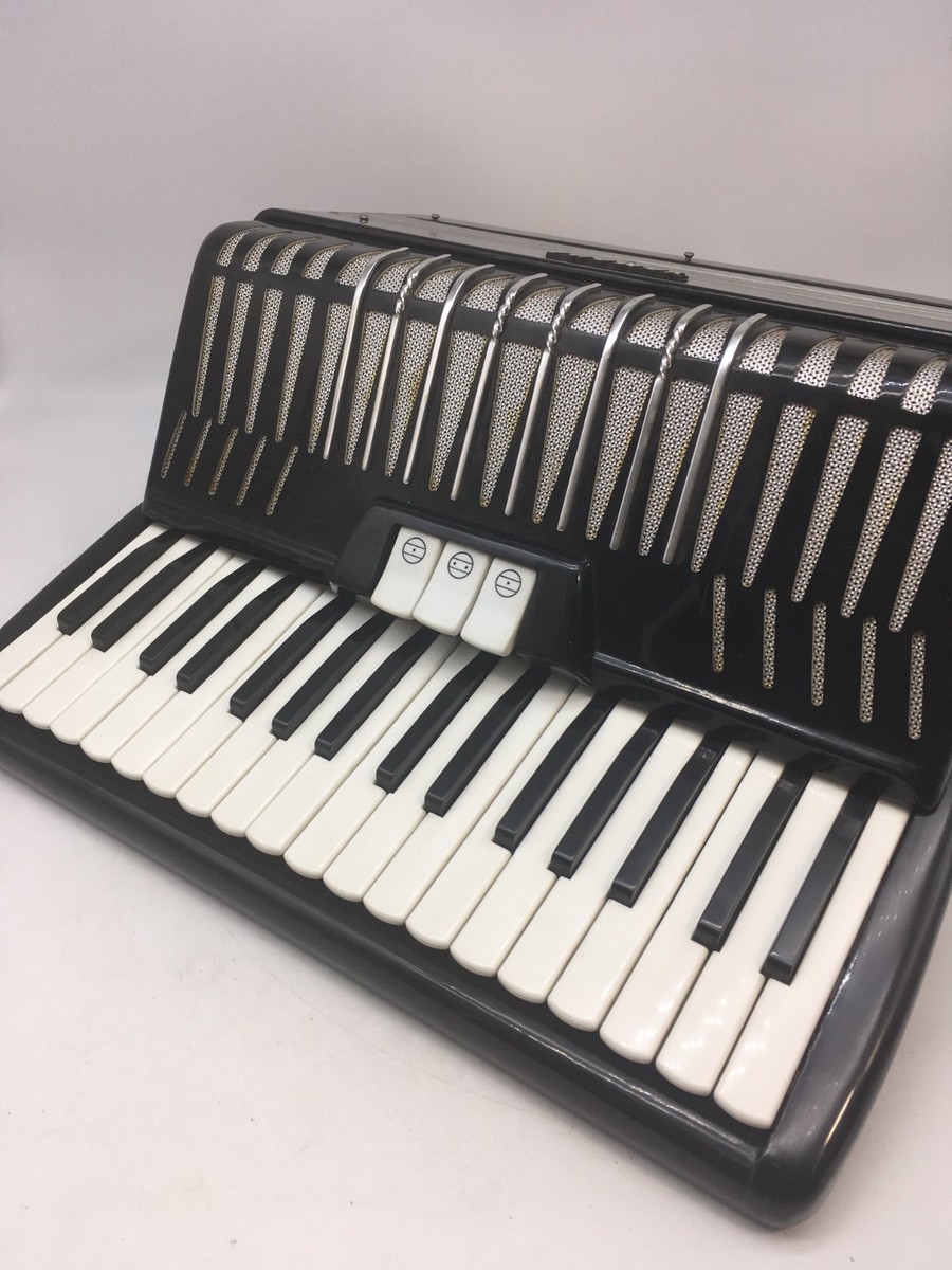 た*ン様 YAMAHA YA-48 アコーディオン 34鍵 48ベース　ブラック YAMAHA YA-48 アコーディオン 34鍵 48ベース ブラック YAMAHA YA
