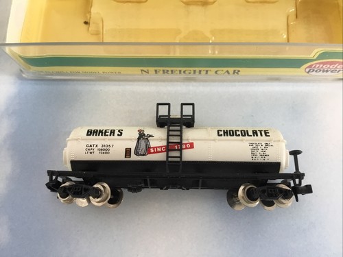 Model Power 3756 N scale Baker's Chocolate Tank Car GATX31057 Collector's car - Picture 8 of 10