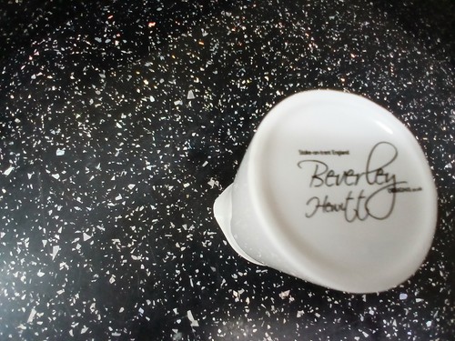BEVERLEY HEWITT DESIGNS BONE CHINA CREAMER - Foto 3 di 3