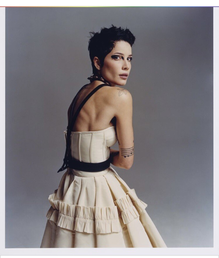 vogue Turkey December - Jan 2023 Halsey Akın Akınözü Demet