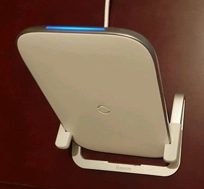 Baseus BS-W502 Qi Wireless Charger Stand für iPhone und Android