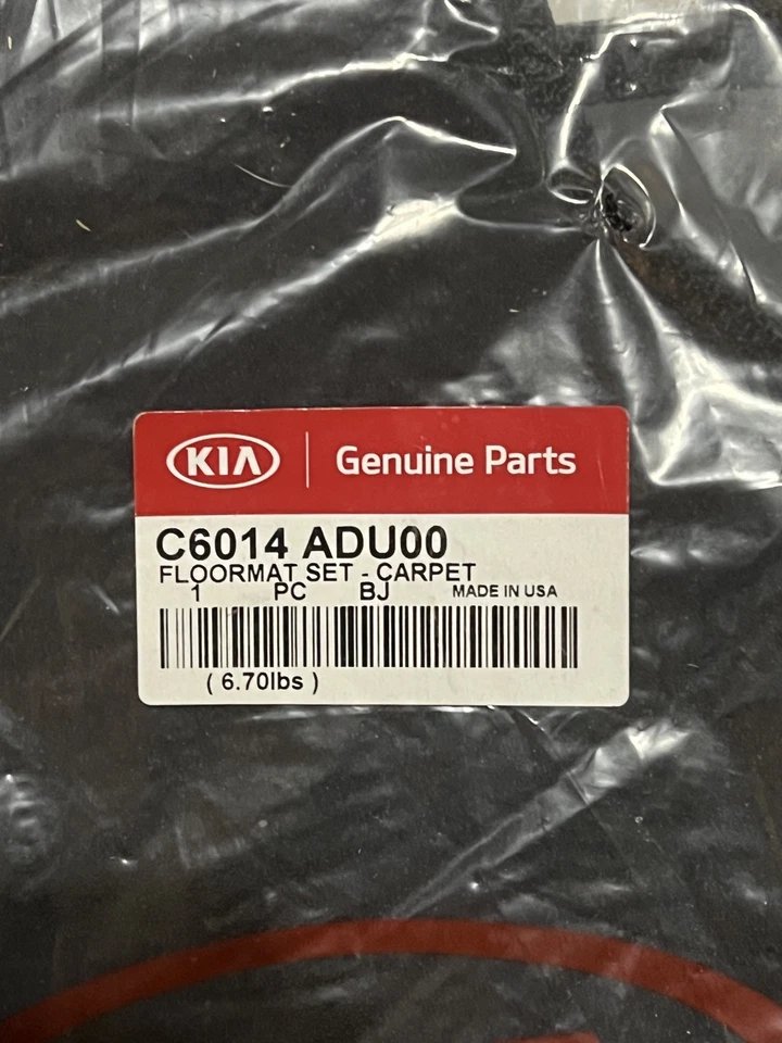 Juego de alfombrillas Kia Sorento 2016-2018 C6014-ADU00 nuevas en embalaje Foto 2 de 3