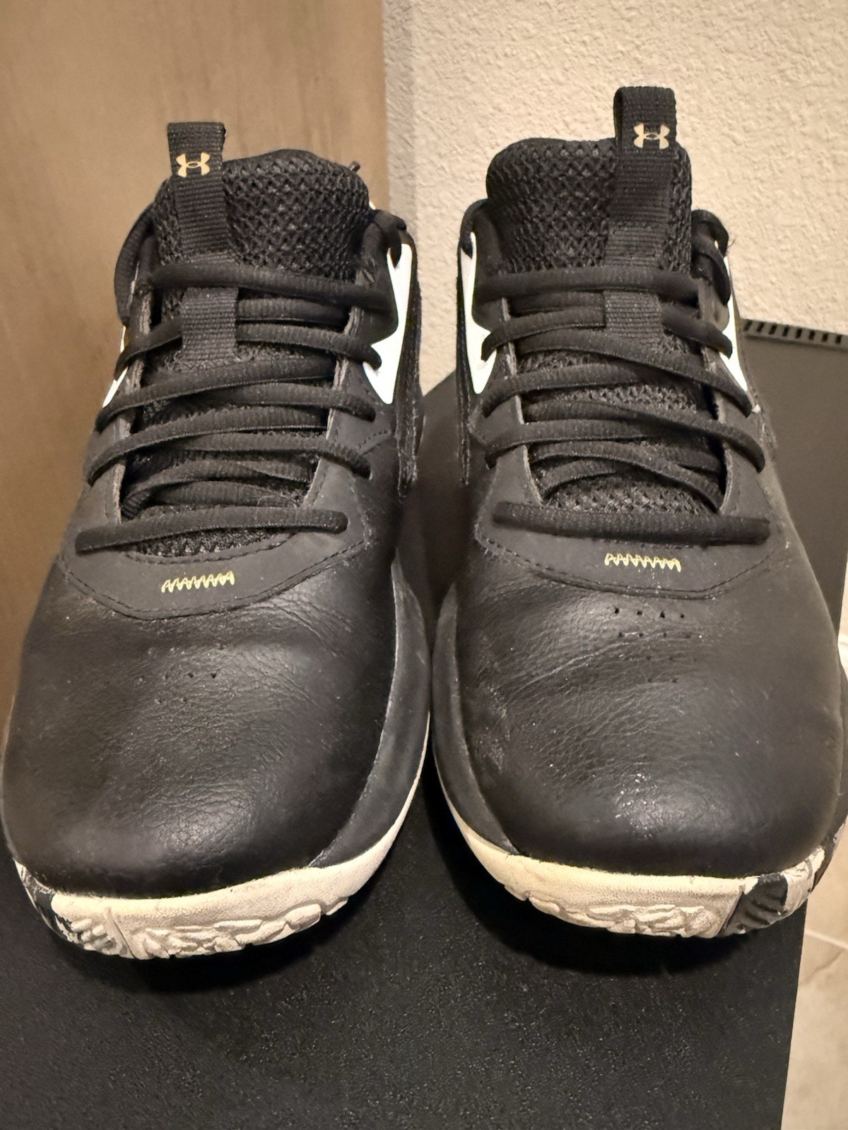 Under Armour Size 7y Black thumbnail 3