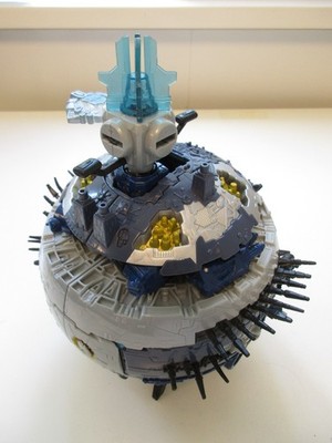 Transformers ''Cybertron Primus'' Supreme Class 2006 - 1 missile missing