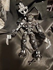 LEGO BIONICLE: Toa Nuparu Inika 8729 Figure Incomplete w/Canister