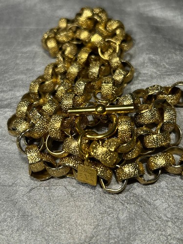 ANNE KLEIN HEAVY TEXTURED GOLD NECKLACEN 36" TOGGLE - Picture 4 of 4