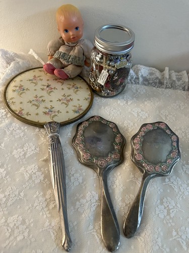 Vintage Kosmetikspiegel & Bürsten Set inkl. Schmuckdose & Vintage Puppe - Bild 2 von 10