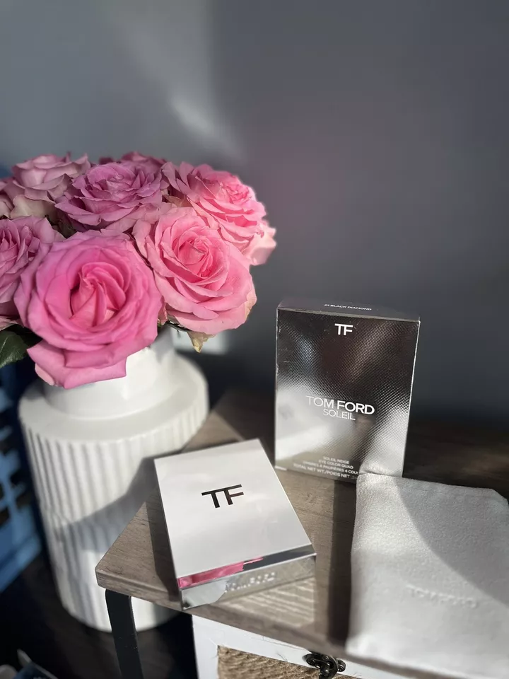 TOM FORD Soleil Neige Eye Color Quad Eyeshadow 01 Black Diamond 0.24 oz/7 g New - Image 3 of 4