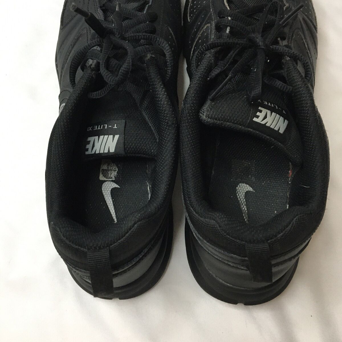 Nike T-Lite XI Triple Black Sneakers Men's Size 12 616544 Nike T-Lite XI Triple Black Sneakers Men's Size 12 616544