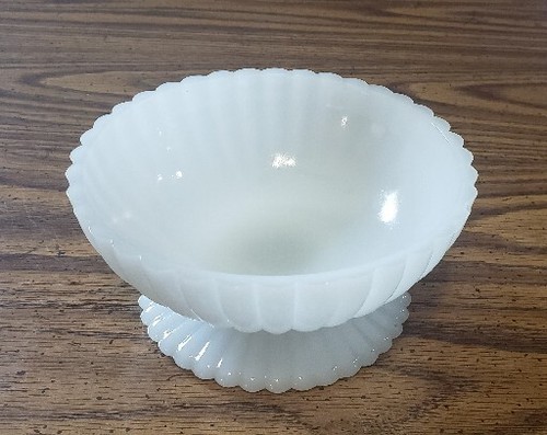 Vintage Indiana Glass Ribbed Bowl - Picture 2 of 5