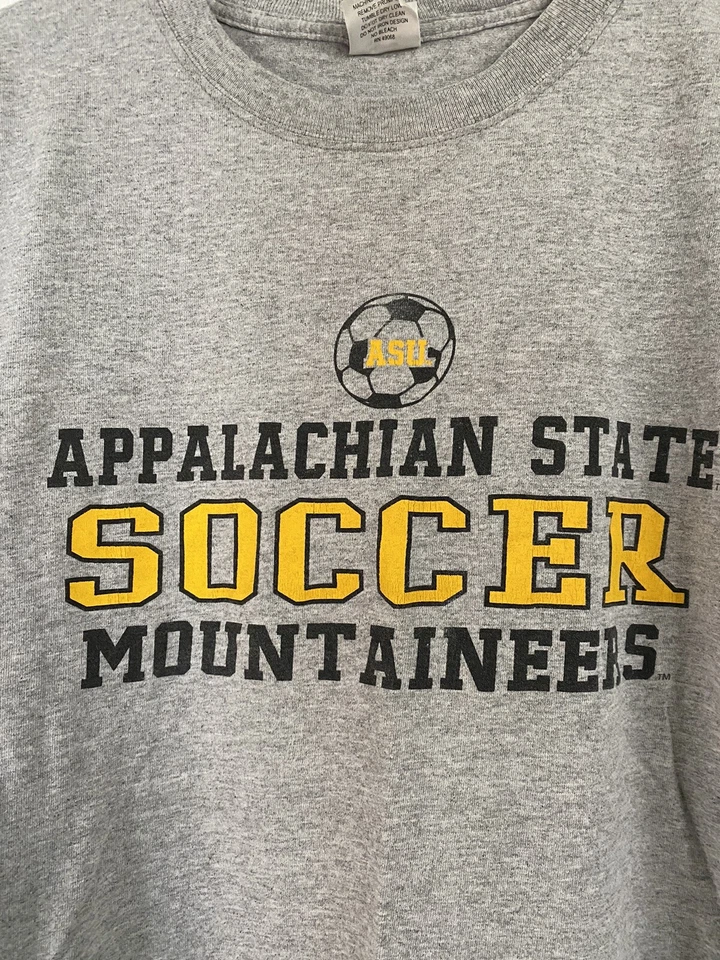 Camiseta Soffe Gris SS de Fútbol de la Universidad Estatal de los Apalaches, S, Usada en Excelente Condición Foto 2 de 4