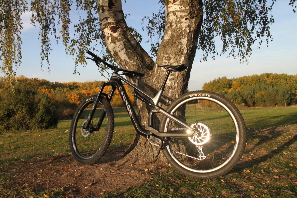 Canyon Neuron CF 9.0 SL TESTSIEGER Trail-Bike - X01 Carbon Felgen - TOP Zustand