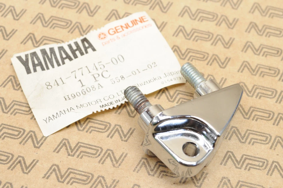 Yamaha moto de nieve EL433 GP246 GP292 GP300 GP338 GP433 PR440 cubierta bisagra nuevo OEM Foto 2 de 3