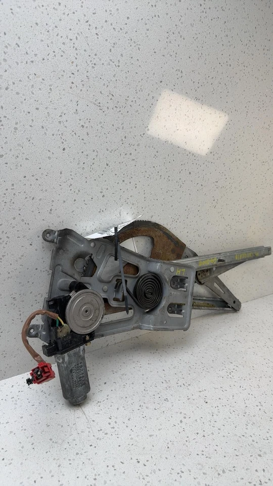 2006-2009 Ford FORD FUSION Left Power Window Motor regulator B382-3 - Image 2 of 4