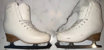 Edea Overture Women's Figure Skates White Size 240B With Leopard Skate Soakers.