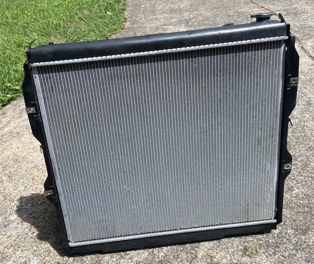 Aluminum Radiator Fit For 2001-2007 Toyota Sequoia 4.7L For 2004-2006 Tundra