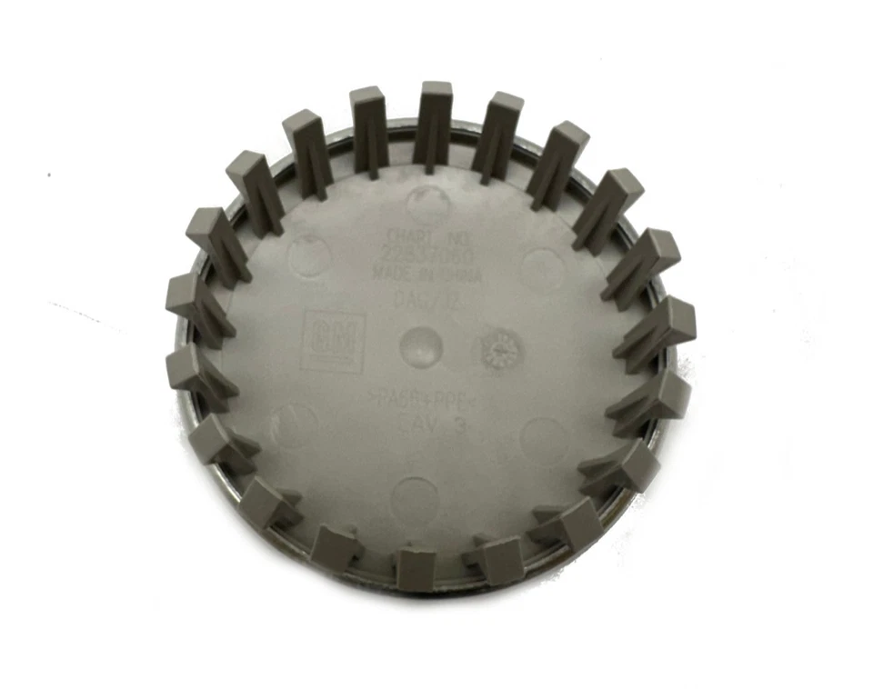 Tapacubos central pulido GM GMC Sierra Yukon y XL 83mm 3.25" 22837060 Foto 4 de 4