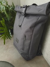 Johnny Urban Rolltop Rucksack „Robin“ – Gr. M – dunkelgrau – 12,5–15,5 L