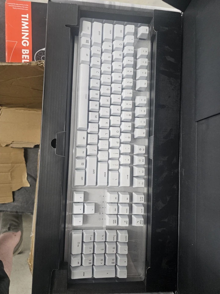 RAZER Huntsman RGB Full Size Opto-Mechanical Wired Gaming Keyboard Mercury Razer - Image 2 of 3