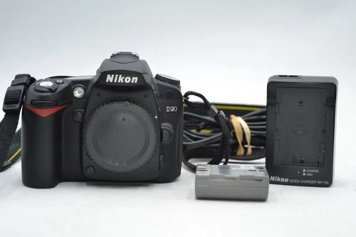 Nikon D90 12.3 MP Digital SLR Camera Black Body, Shutter Count 1,105