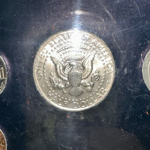 1974 - US Mint Set in Acrylic Case - Circulated Twenty Five Years US Coins - Picture 8 of 9