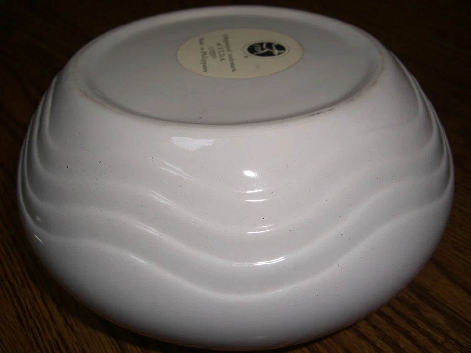 Base/soporte para velas vintage de cerámica blanca en relieve FTD arreglo floral  Foto 3 de 4