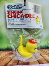 Singing Chic A Dee yellow Plastic Bird Water Whistle New Old Stock Easter toy