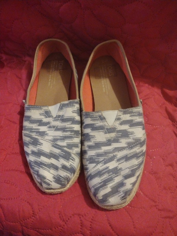 Toms Classic Alpargata Espadrille Canvas  Geo Design Size US 7 