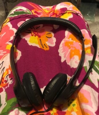 Black Logi Headset with USB wired connection
