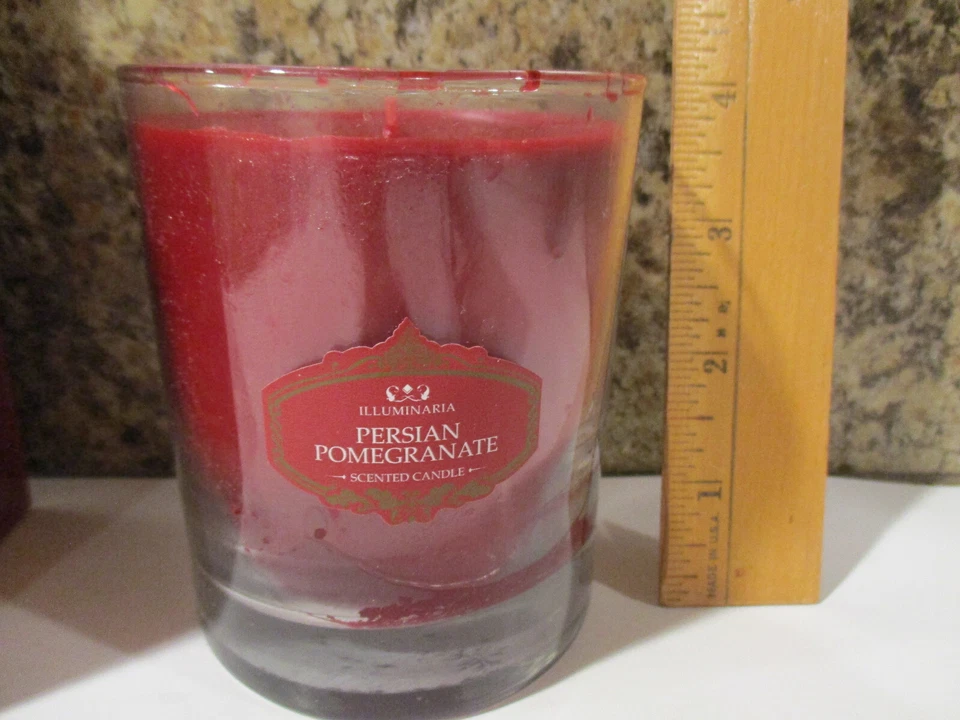 NUEVO EN CAJA ILLUMINARIA GRANADA PERSA CON VELA PERFUMADA CIRUELA 10,05 OZ ZODAX Foto 2 de 4