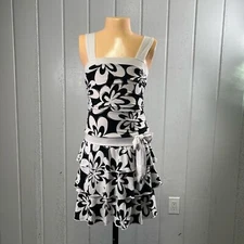*Amy’s Closet Girl’s Black & White Flowered Dress Sz 10