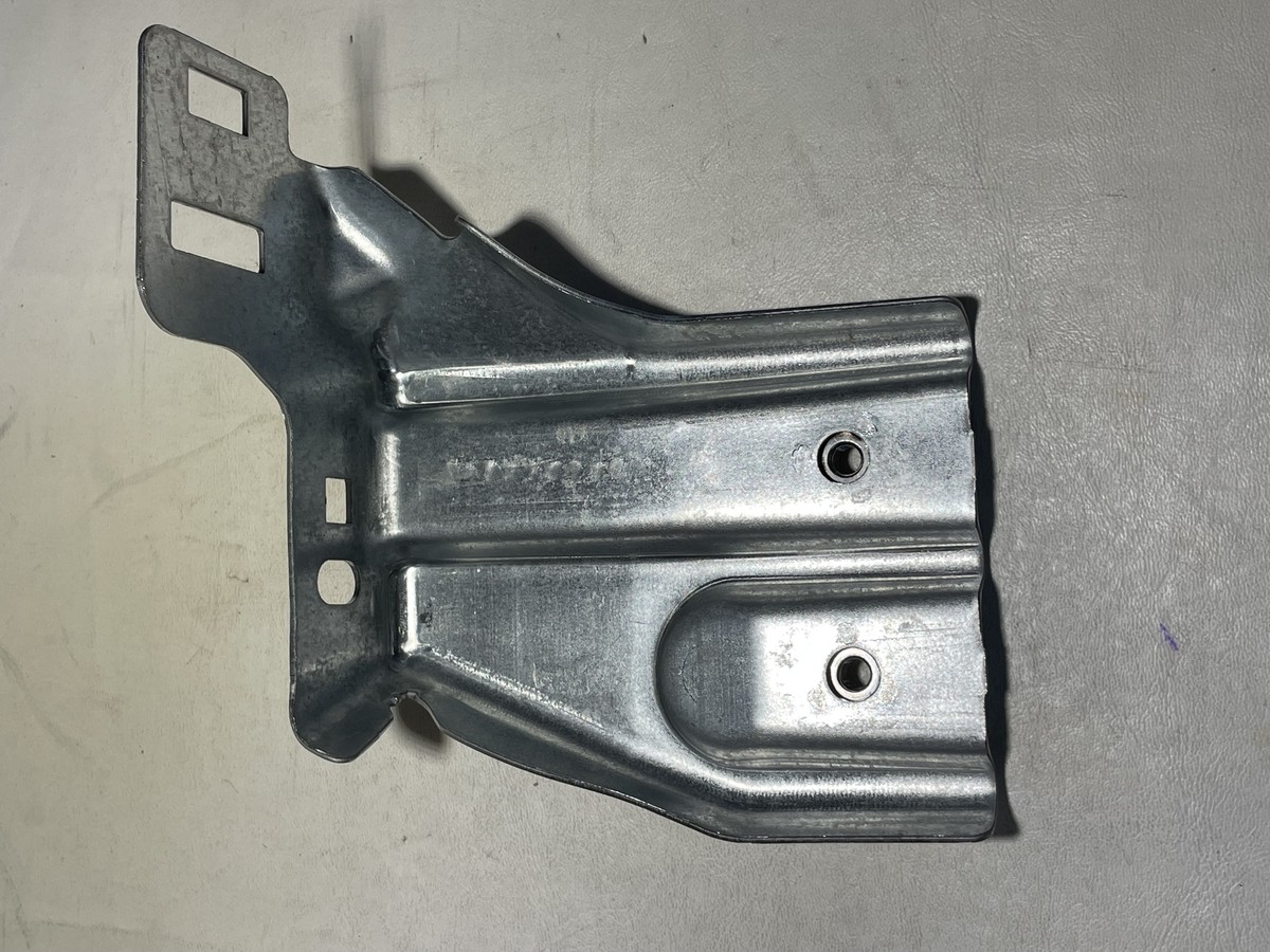 GM OEM 15-22 Canyon Radiator Support Radiator Support-H'lamp