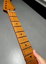 Cuello de guitarra eléctrica de arce con llama tostada de acero inoxidable de 22 trastes satinado hágalo usted mismo