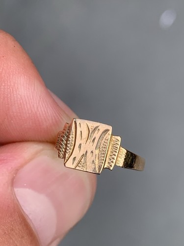 9Ct Gold Signet Ring, Victorian 9K 375 - Picture 4 of 8