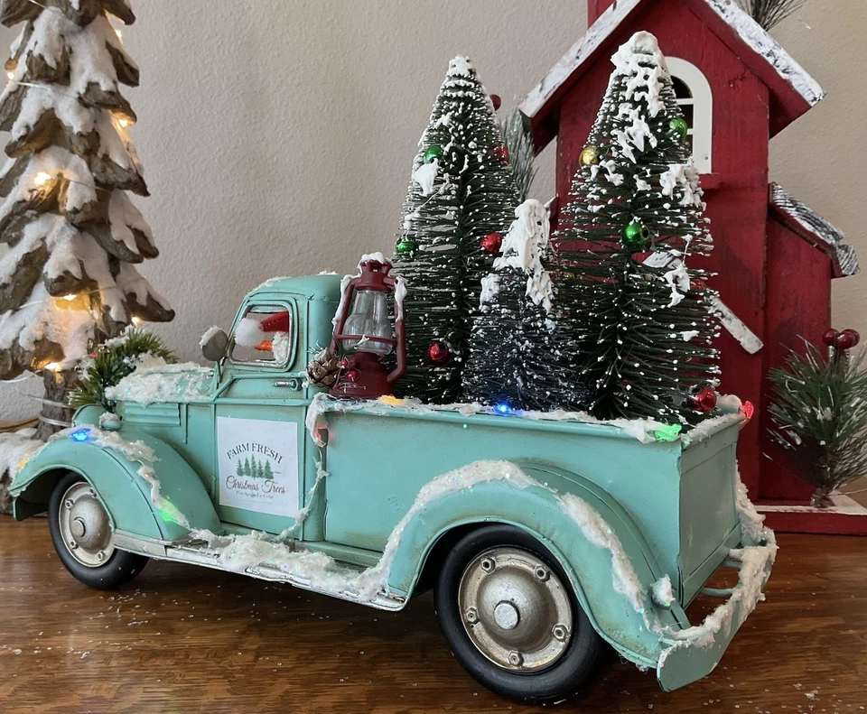 Camión- Camión de Navidad de metal azul con 2 muñecos de nieve árboles luces 13” X 5” Foto 4 de 4