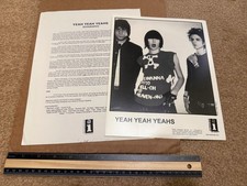 2003 Yeah Yeah Yeahs  paper with original promo photo 5/10