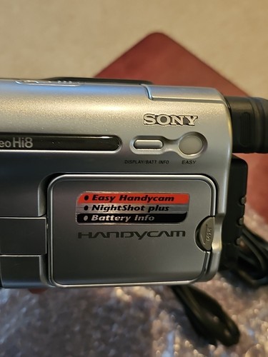 Sony Handycam Hi8 8mm Camcorder CCD-TRV138 20x Optical Nightshot Extras Bundle - Picture 16 of 19