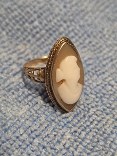 Antique 14K Yellow Gold Carved Shell Cameo Ring cocktail band