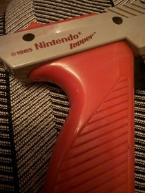 Original 1985 Nintendo NES Zapper Duck Hunt Gun Authentic NES-005 Orange Lot 2