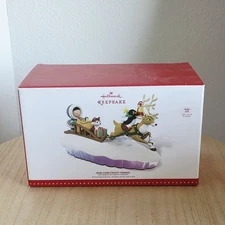 HALLMARK 2015 HERE COMES FROSTY FRIENDS MAGIC TABLETOP NIB