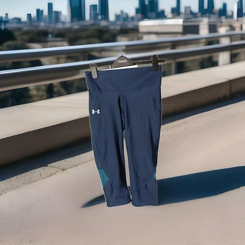 Under Armour Navy Blue Gym/Yoga/Jogging/Running 3/4 Leggings UK Size M