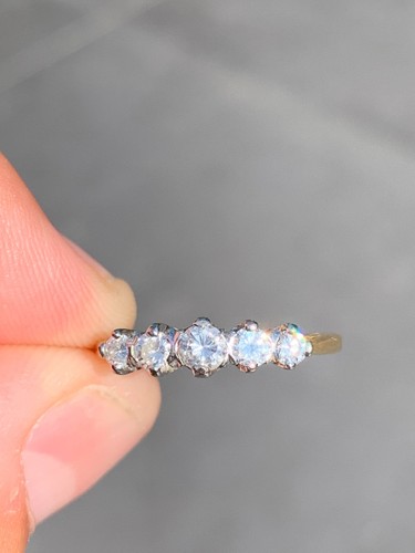 18ct gold diamond 5 stone ring - Foto 2 di 7