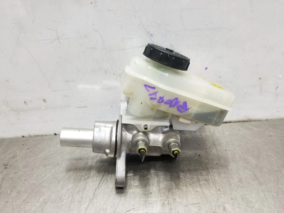 Nissan 370Z 2013 cilindro maestro de freno de 3,7 L 13 Foto 2 de 4