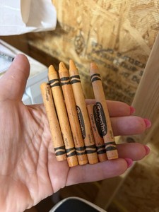 Crayola Crayons - Apricot